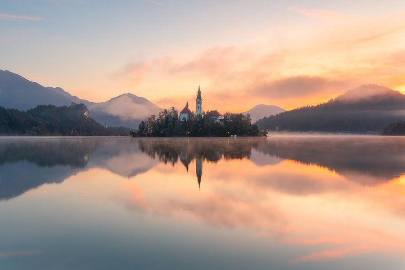 Sunrise over Lake Bled by Simon Bregman