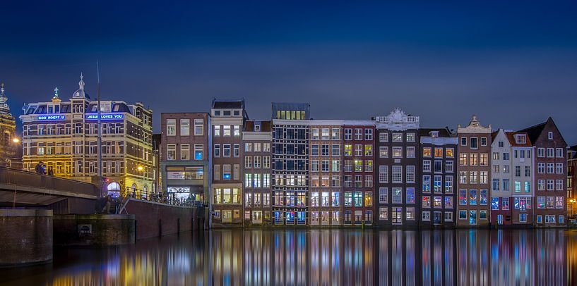 Damrak Amsterdam @ Night van Martin Bredewold