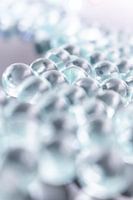 Transparente Glaskugeln – Muster in Unschärfe