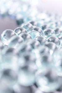 Transparente Glaskugeln – Muster in Unschärfe
