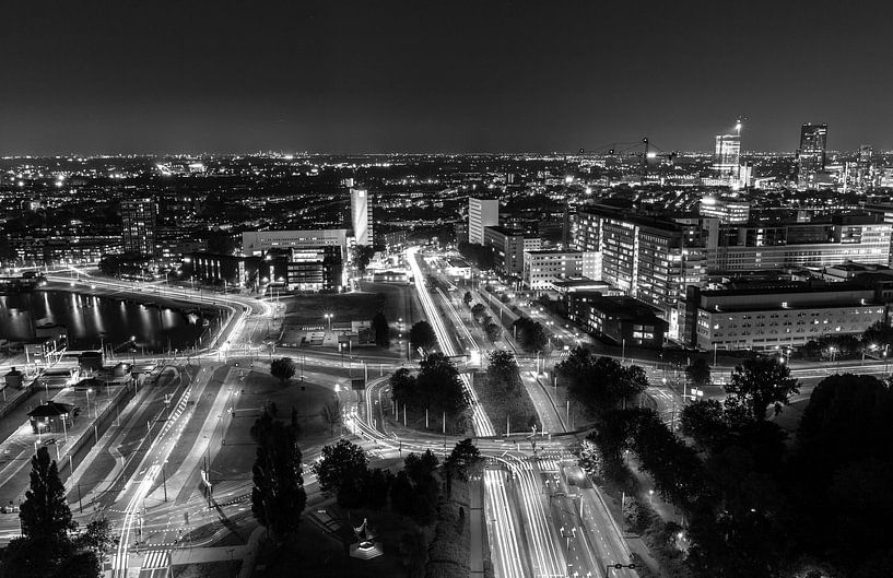 Rotterdam by Night - 's Gravendijkwal / Maastunnel van Sylvester Lobé
