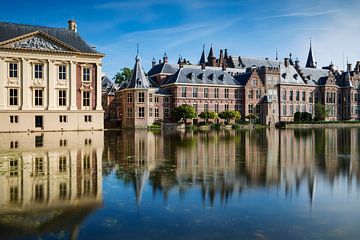 Regierungsgebäude auf dem Hofvijver in Den Haag von gaps photography