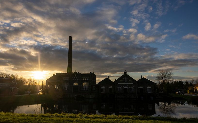 Steam machine museum at sunset by Rik Brussel