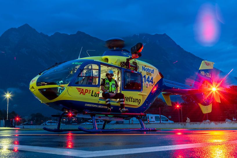 EC.135 nachts von Jimmy van Drunen