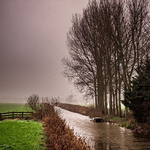 Meerswal molen bij Lollum, Friesland, Nederland.