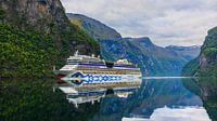 Le bateau de croisière Aida Sol dans le Geirangerfjord, Norvège par Henk Meijer Photography Aperçu