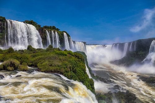 View of the Iguazú waterfalls