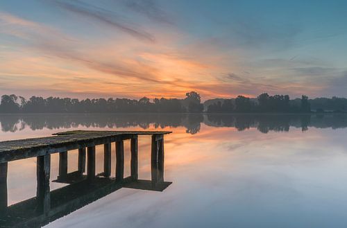 Steiger bij zonsopkomst
