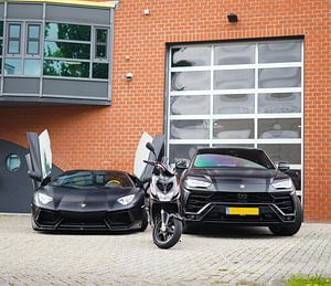 Blacked Out Lamborghini Aventador & Urus van joost prins