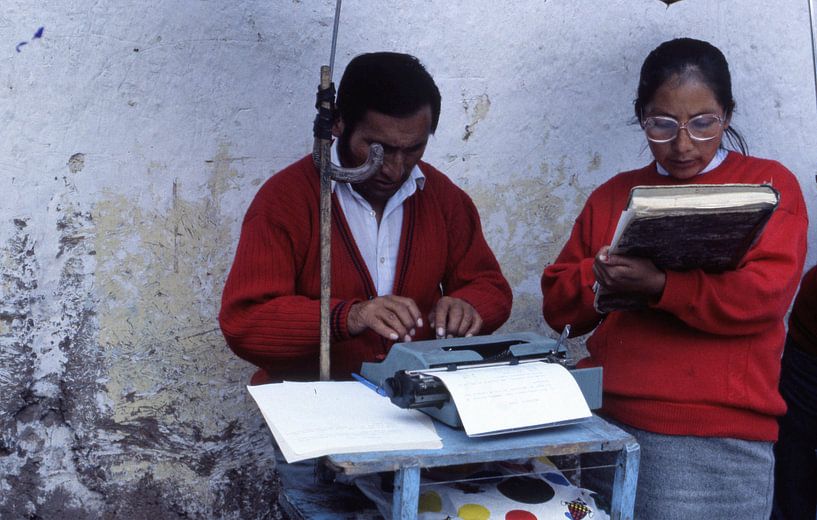 a moment to write a letter by Ignacio Genzo