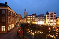 Het Stadhuis en de Oudegracht ter hoogte van de Stadhuisbrug in Utrecht (1) van Donker Utrecht thumbnail