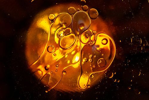 olievlekken op oranje gloed