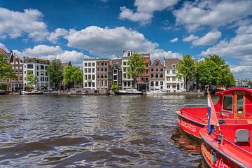 Belle journée d'été sur l'Amstel à Amsterdam
