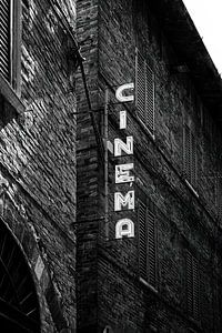 Italienische Fassadenwerbung: Kino