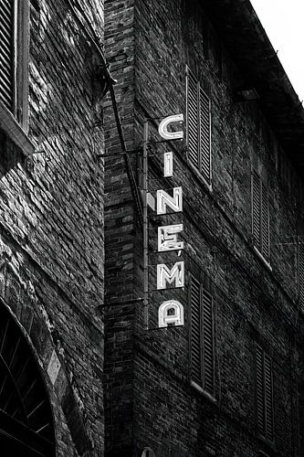 Publicité sur les façades à l'italienne : Cinéma