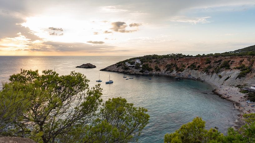 Zonsondergang Cala d'hort Ibiza, Es Vedra van Danielle Bosschaart