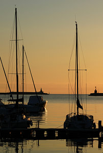 Blick auf den Hafen von Salerno mit Booten Italien