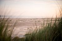 Doorkijkje op het Terschellinger strand bij West aan Zee