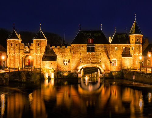 De voorzijde van de Koppelpoort in Amersfoort (Nederland)