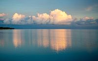 Un océan lisse comme un miroir