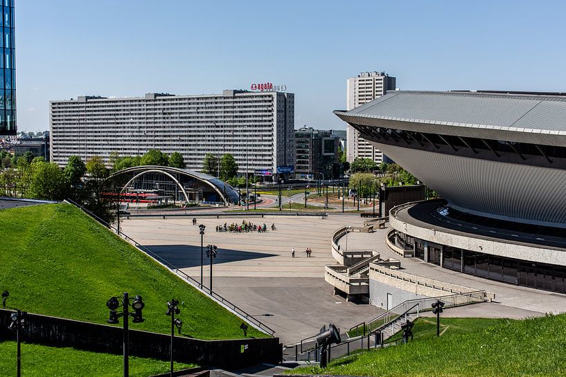 Spodek and square in Katowice by Eric van Nieuwland