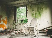 verlaten schommelstoel van Martijn Tilroe thumbnail