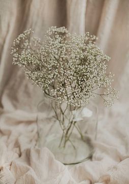 Vase mit Blumen von Melanie Schat