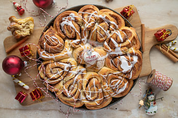 Brioches à la cannelle faites maison pendant l'Avent – Tout juste sorties du four