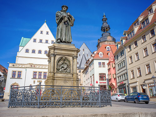 Lutherstadt Eisleben: Market Square with the Luther Monument