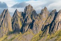 The pointed mountains of Okshornan. The Devils Jaw.