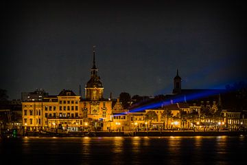 Groothoofd Dordrecht by night van Lizanne van Spanje