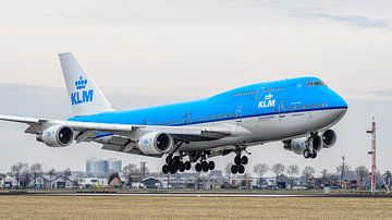 Bijna geland: KLM Boeing 747-400M jumbojet. van Jaap van den Berg