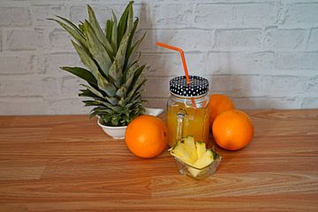 Vitamine limonade met een tropisch tintje
