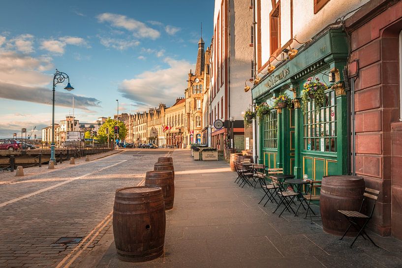 Traditionele pub aan de kust in Leith, Edinburgh van Christian Müringer