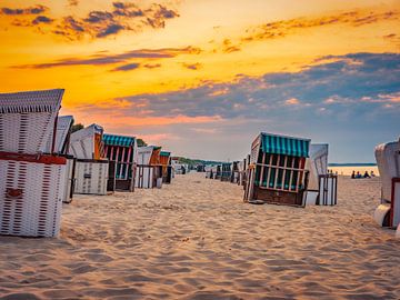 Coucher de soleil sur la plage sur Mustafa Kurnaz