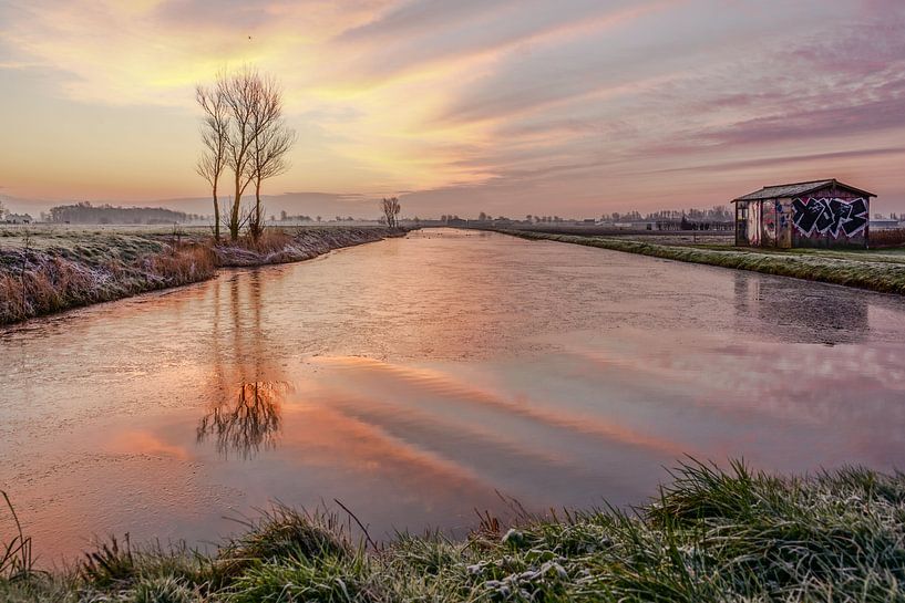 landschap met weerspiegeling in water van Dirk van Egmond