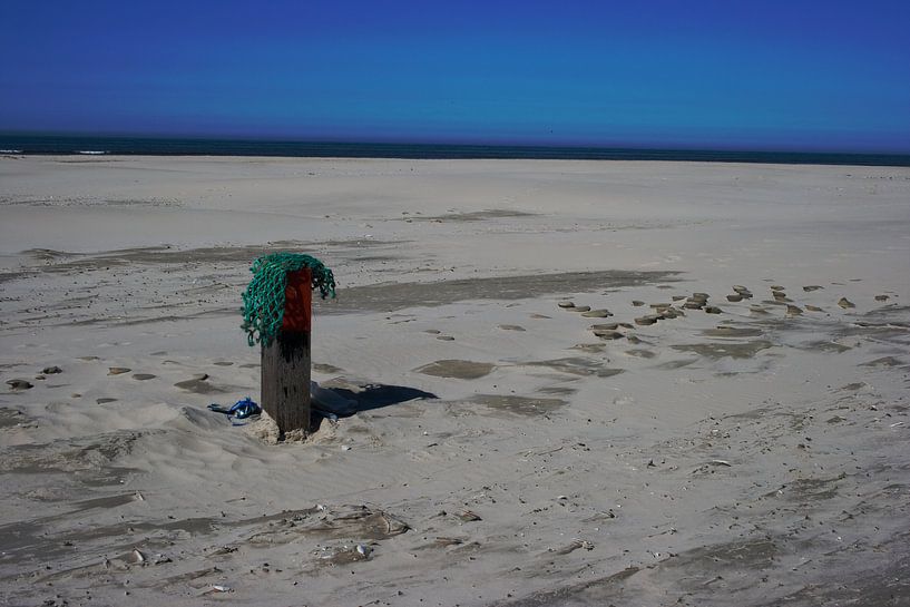 Strandpaal, Terschelling by Dirk Veenhuis