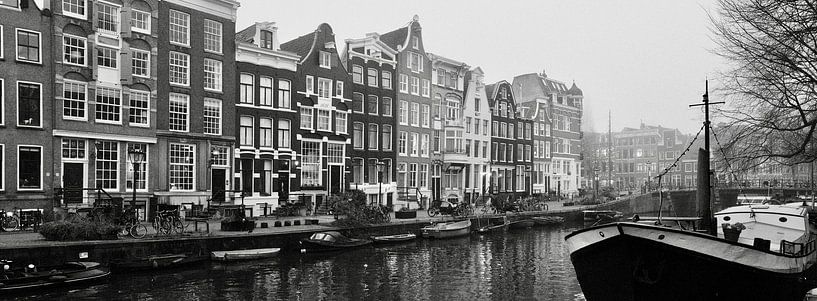 Amsterdam, Brouwersgracht in schwarz und weiß von Amsterdam Highlights