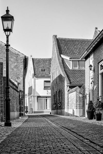 Een oud straatje in Wessem van Christa Thieme-Krus