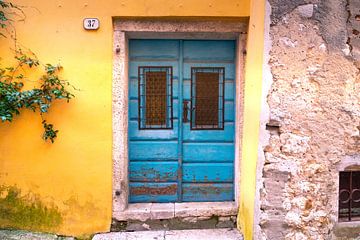 De kleurrijke deur in Rovinj-Istria van elma maaskant