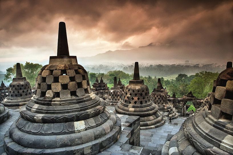 Borobudur, buddhistischer Tempel bei Yokyakarta, Indonesien von Frans Lemmens