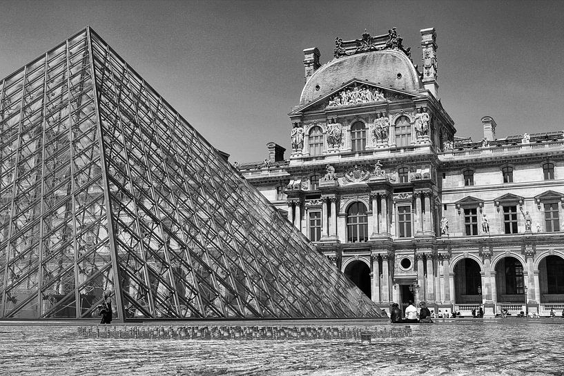 Paris, Louvre. by Mighuel Geutskens
