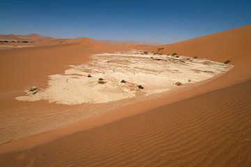 Bac à sel Sossusvlei sur Willemijn Wolthaus