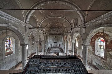 Verlassene Urbex-Kirche mit Orgel. von Dyon Koning