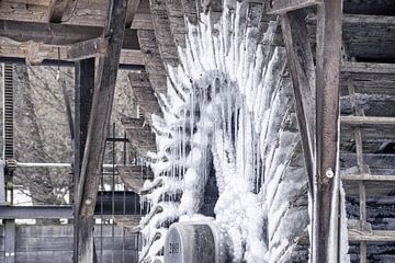 Ice Age - ijskoude water wheel van Christine Nöhmeier