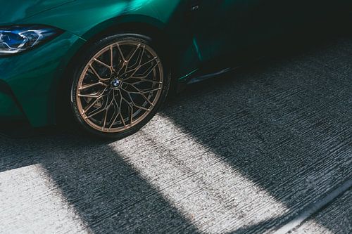 BMW M3 G80 Parkeergarage Simplistisch Symmetrie