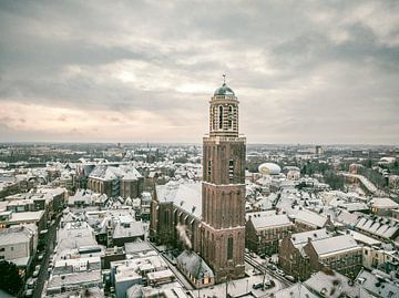 Zwolse Peperbus kerktoren tijdens een koude winter zonsopgang van Sjoerd van der Wal Fotografie