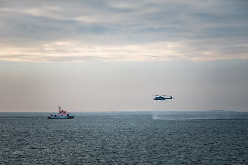 SAR Hamburg with helicopter
