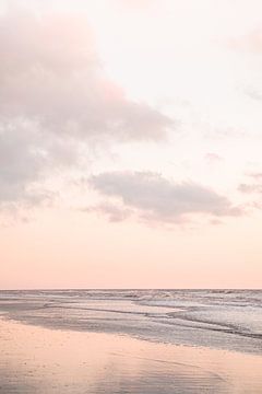 Zonsondergang In Egmond Aan Zee van Henrike Schenk