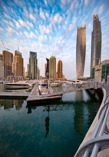 Marcher vers Cayan Tower